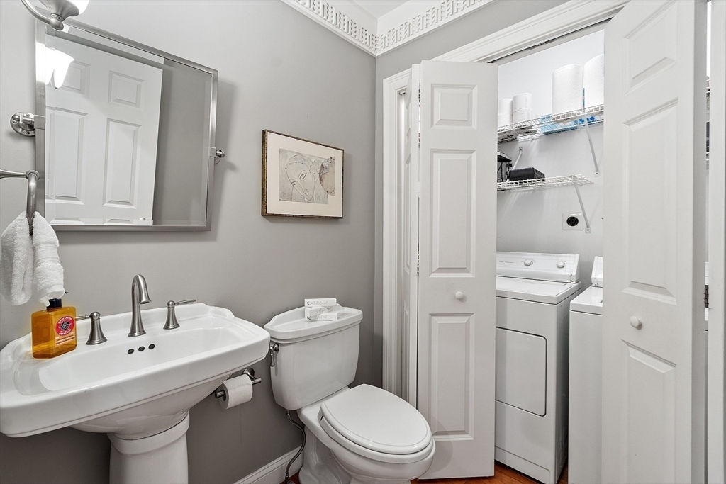 35 Lancaster County Road, Unit 7C Harvard, MA 01451 - Photo 14 of 33 a bathroom with a sink a toilet and shower