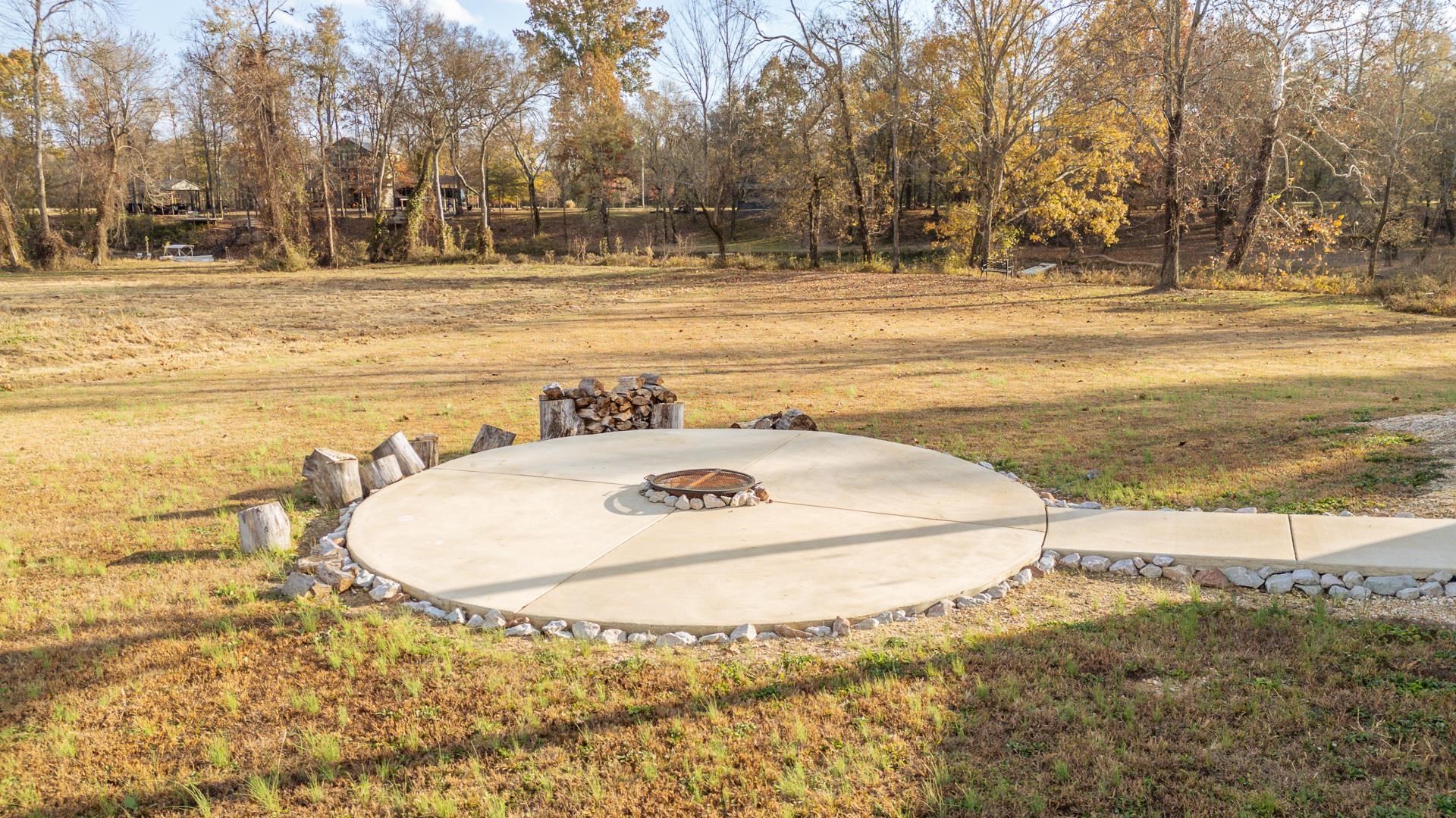 6425 Cravens Road Savannah, TN 38372 - Photo 20 of 39 a view of ocean