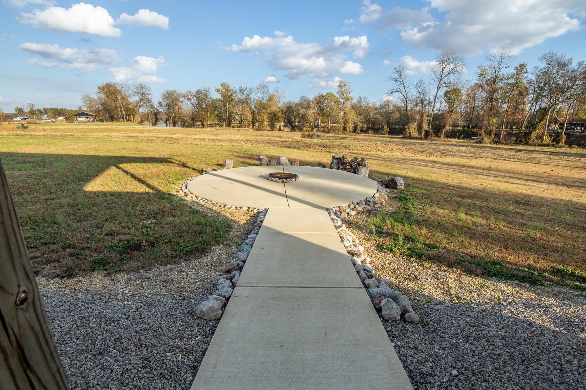 6425 Cravens Road Savannah, TN 38372 - Photo 28 of 39 a view of an ocean with outdoor space