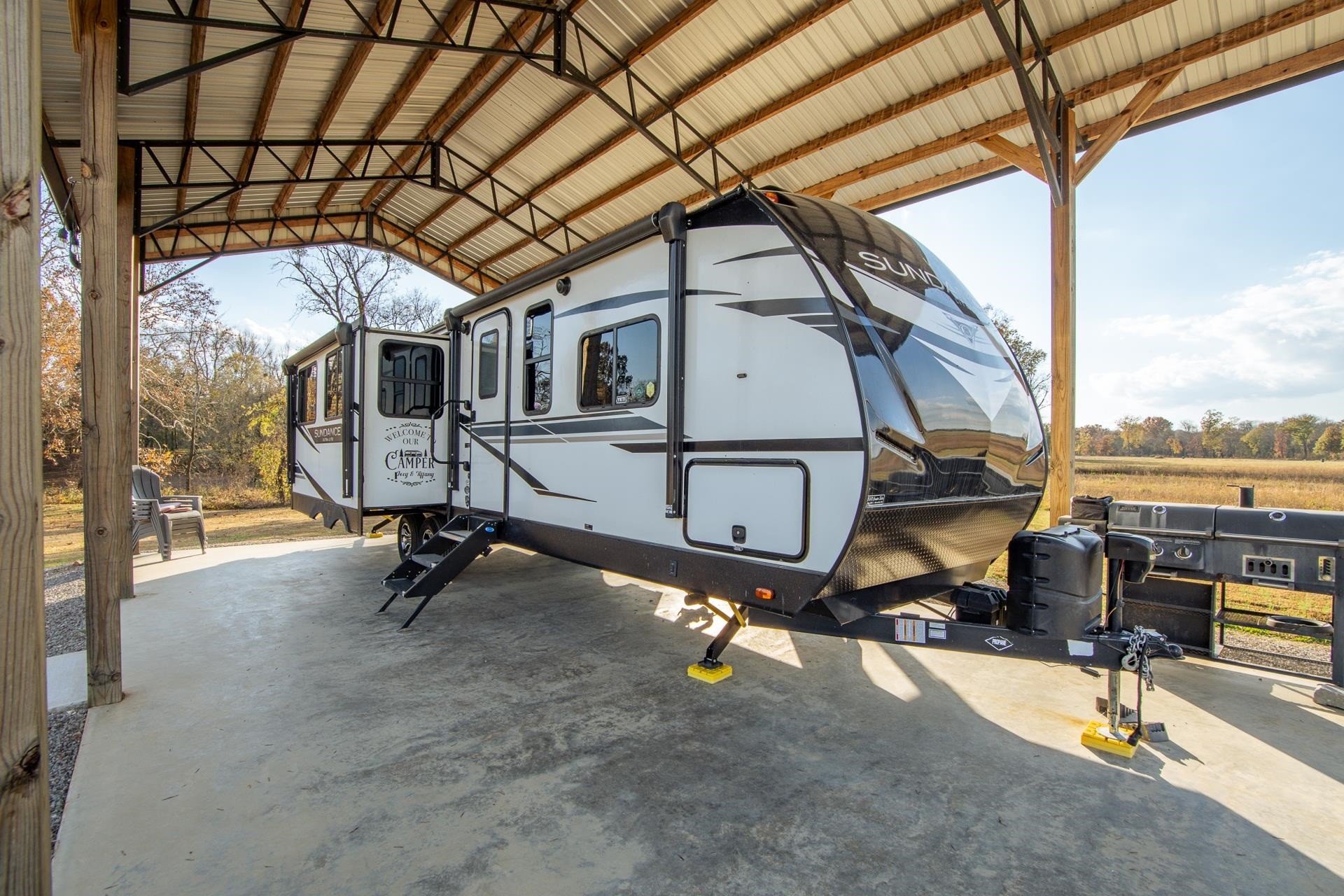 6425 Cravens Road Savannah, TN 38372 - Photo 9 of 39 a view of a room with gym equipment