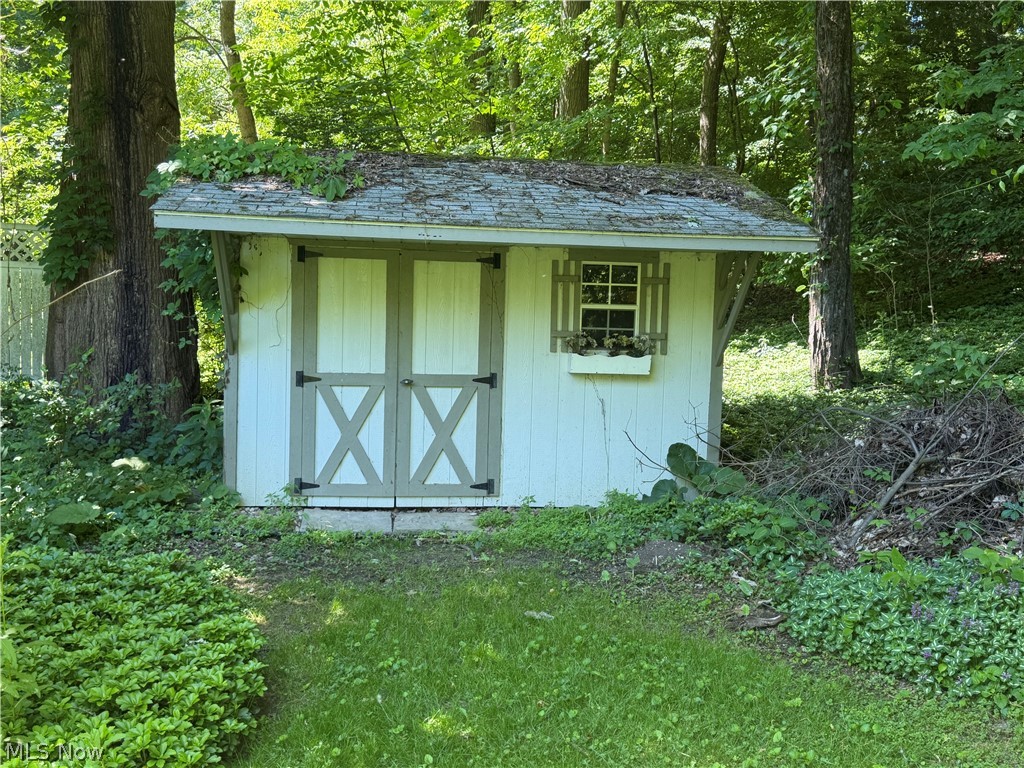 8094 Rolling Brook Road Northfield, OH 44067 - Photo 14 of 49