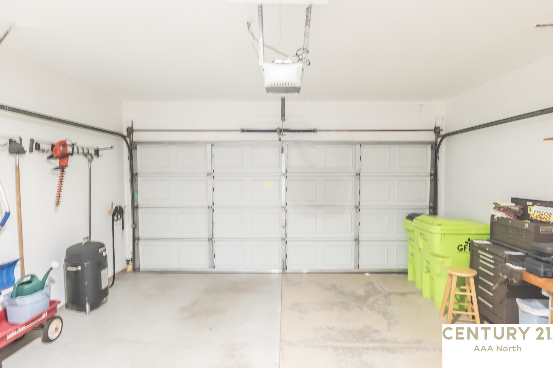 2327 Rochelle Park Drive Rochester, MI 48309 - Photo 40 of 58 50146531-8d356fb6-0ebd-4ffd-9777-7d0d6ac64928.JPG
