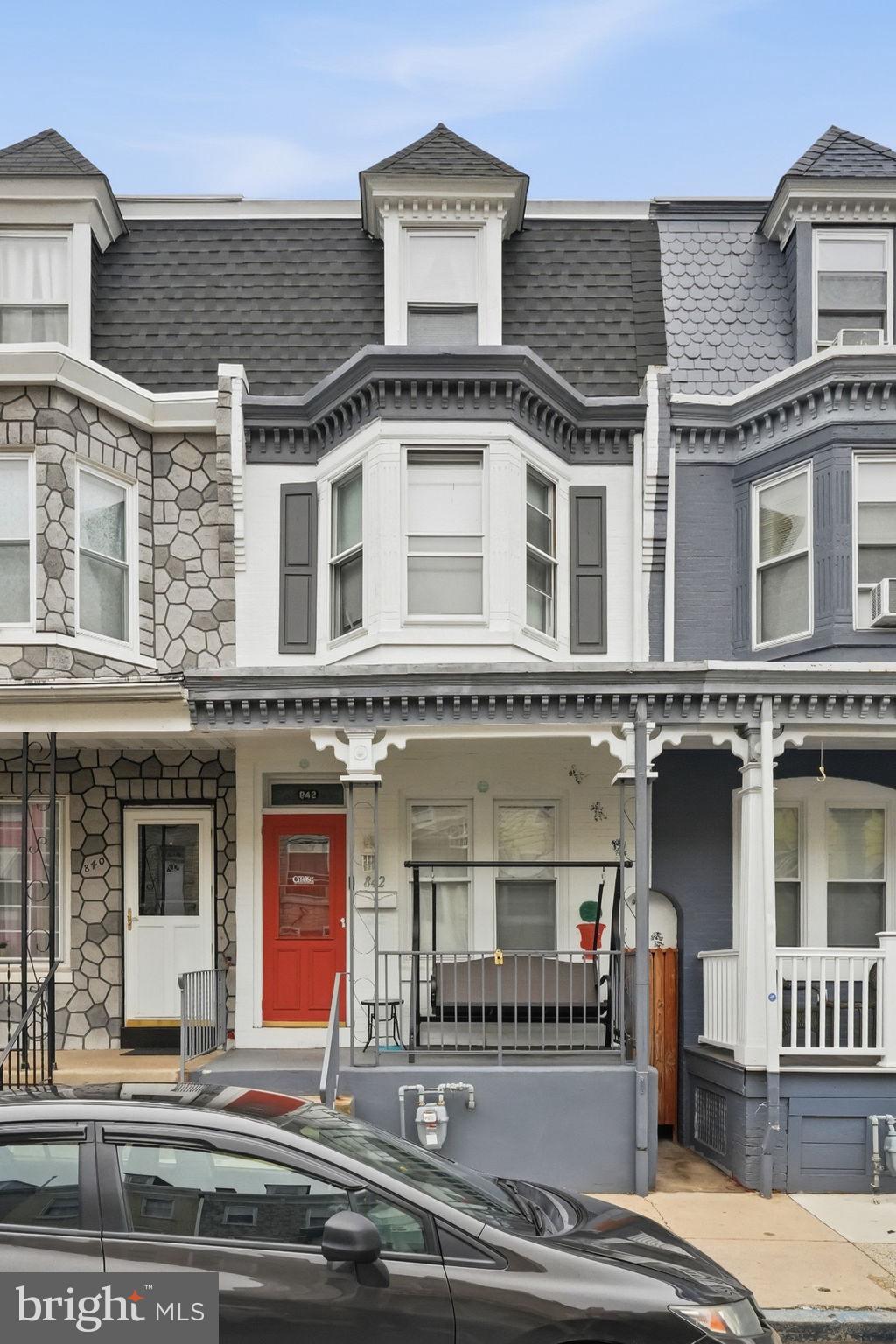 842 Locust Street Reading, PA 19604 - Photo 2 of 30 Gallery Image 2
