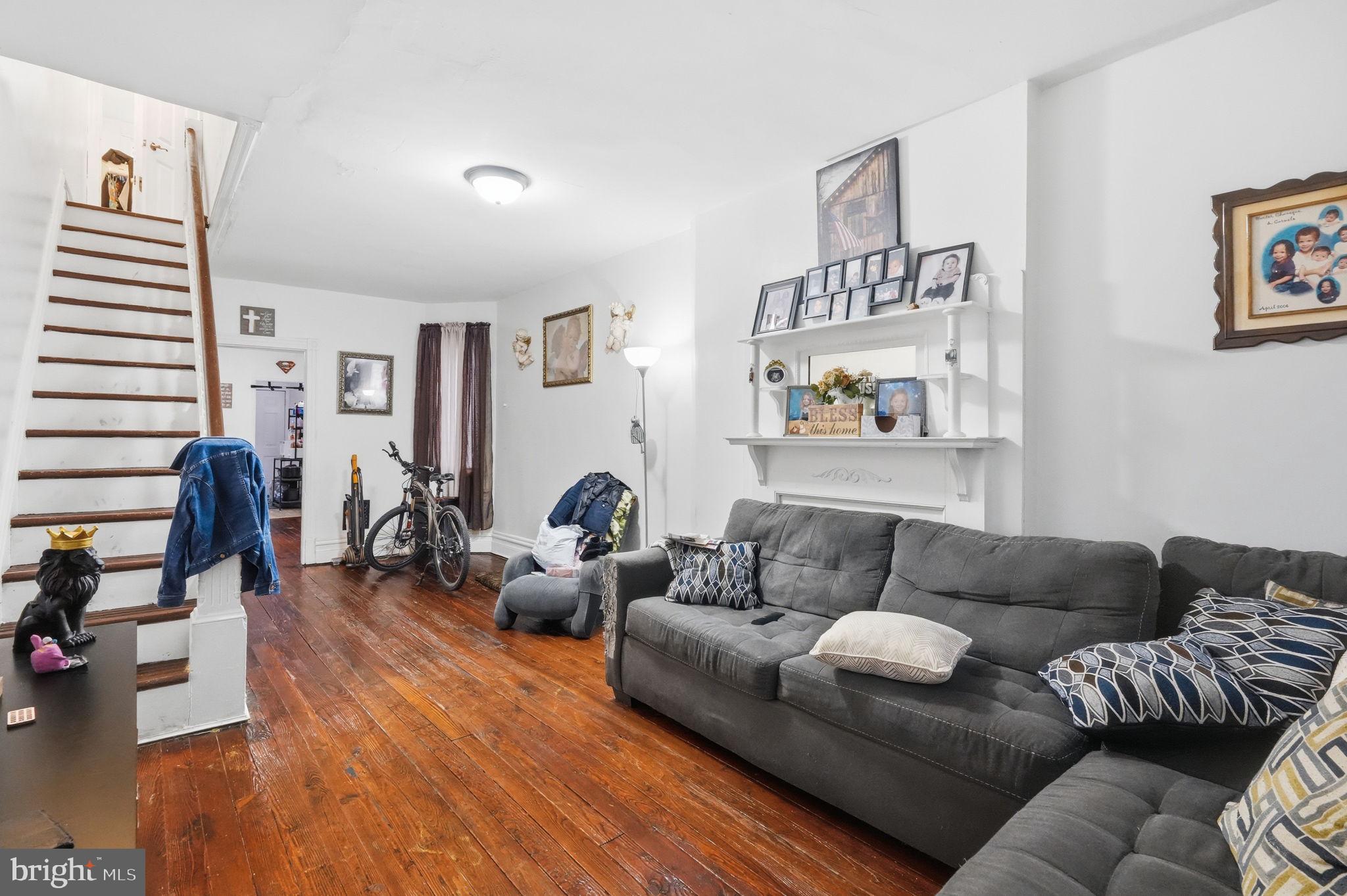 842 Locust Street Reading, PA 19604 - Photo 3 of 30 Gallery Image 3