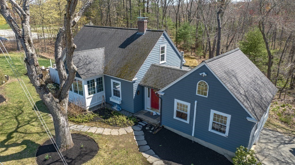 194 Washington Street Boxford, MA 01921 - Photo 31 of 35 a aerial view of a house with a yard