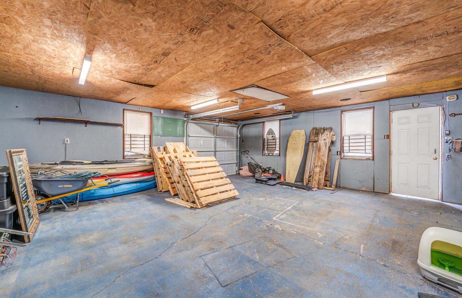 1297 Marcia Road Memphis, TN 38117 - Photo 32 of 32 a view of a room with gym equipment