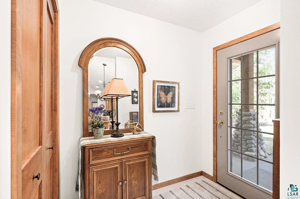 6786 Abbott Road Duluth, MN 55803 - Photo 7 of 46