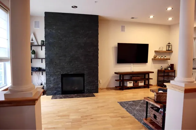 $2,500 | 3712 Wooddale Avenue South, Unit 8, St. Louis Park, MN 55416