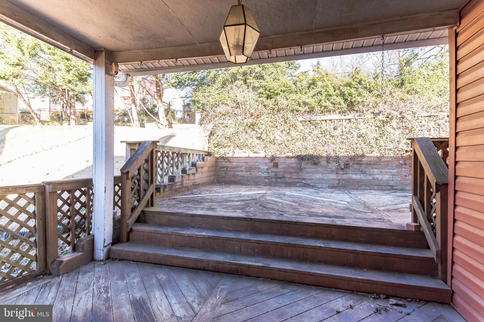 101 Melbourne Avenue Silver Spring, MD 20901 - Photo 28 of 30 Rear porch and deck