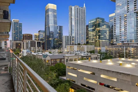 $825,000 | 800 West 5th Street, Unit 703, Austin, TX 78703