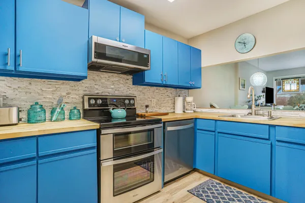 $375,000 | 650 Conger Street, Unit 4, South Haven, MI 49090