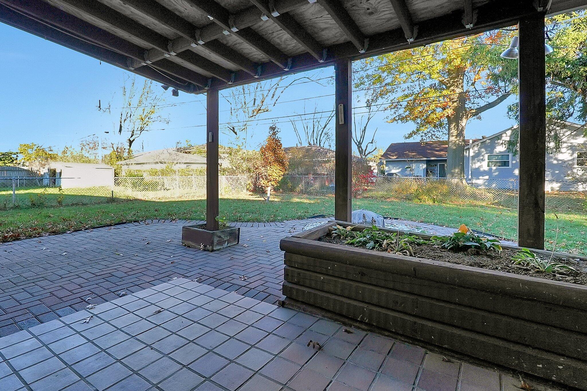 6076 Endicott Road Columbus, OH 43229 - Photo 24 of 27 26-web-or-mls-6076-endicott-rd