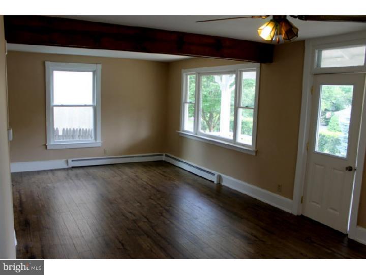 1034 Baker Road Reading, PA 19608 - Photo 3 of 12 Living Room