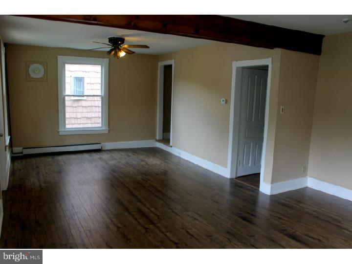 1034 Baker Road Reading, PA 19608 - Photo 4 of 12 Living Room
