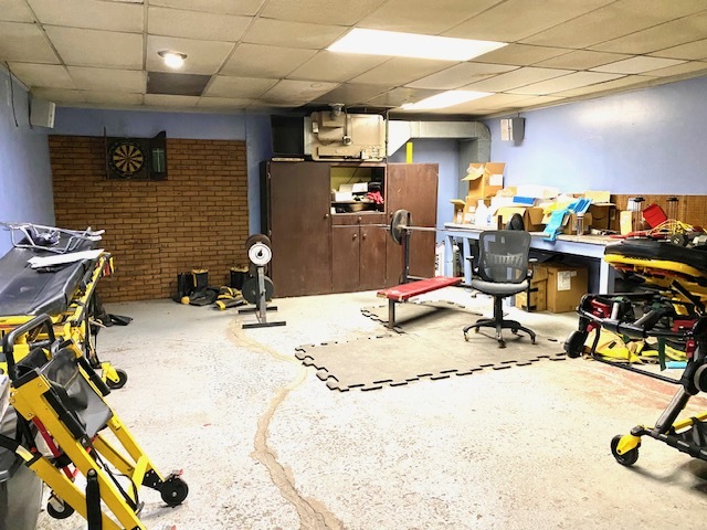 661 Reynoldswood Road Dixon, IL 61021 - Photo 6 of 21 a view of a room with gym equipment