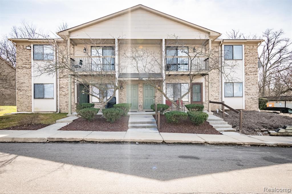 24056 Middlebelt Road, Unit 20 Farmington, MI 48336 - Photo 1 of 17