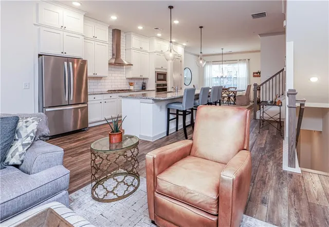 $600,000 | 810 Kenway Avenue, Alpharetta, GA 30076