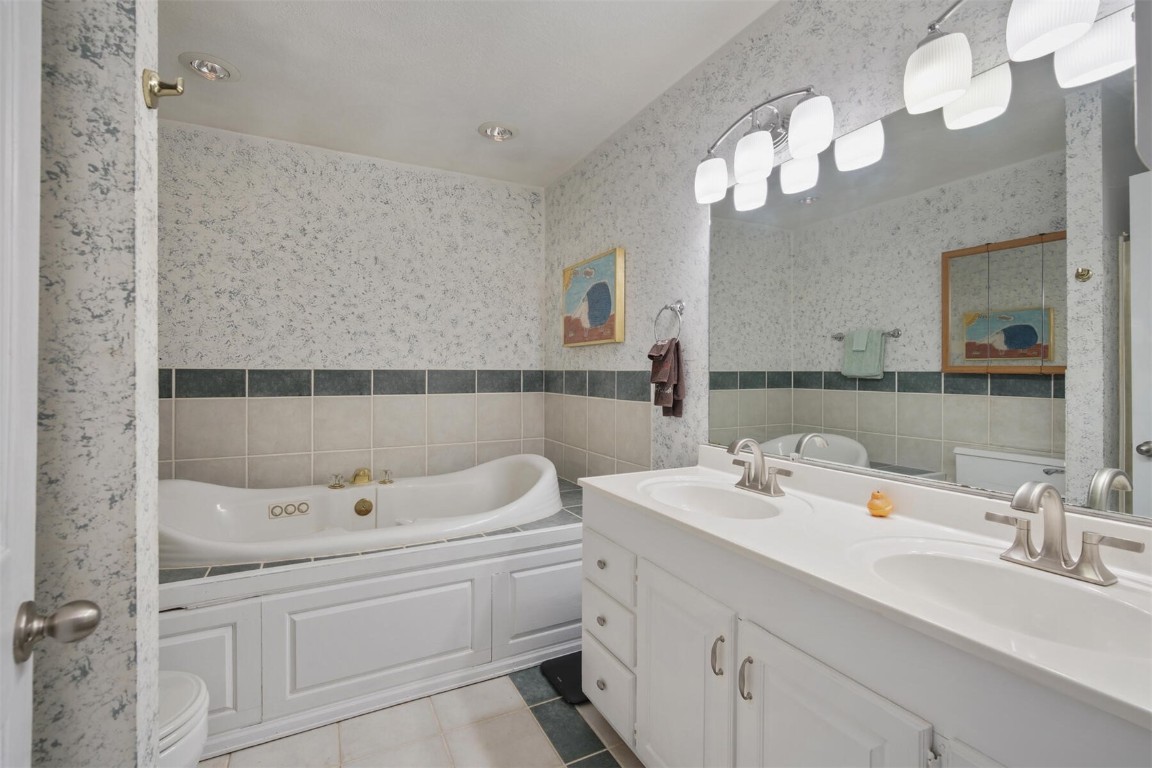 897 Deer Path Road Dillon, CO 80435 - Photo 18 of 38 Bathroom 1