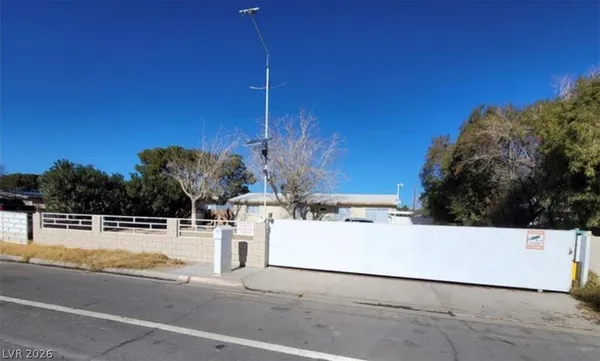 $649,900 | 4928 East Monroe Avenue, Las Vegas, NV 89110