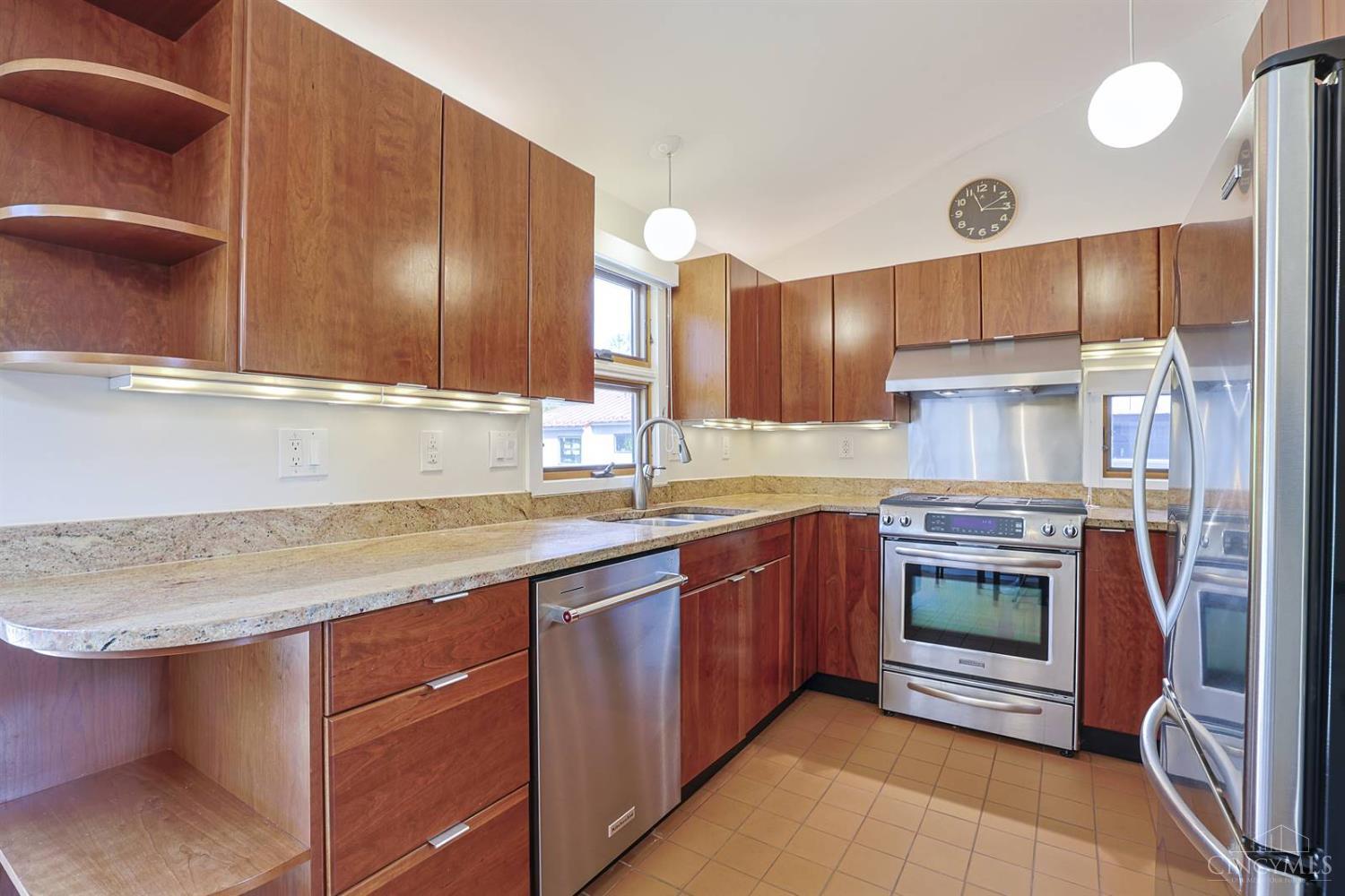 1022 Hatch Street Cincinnati, OH 45202 - Photo 19 of 50