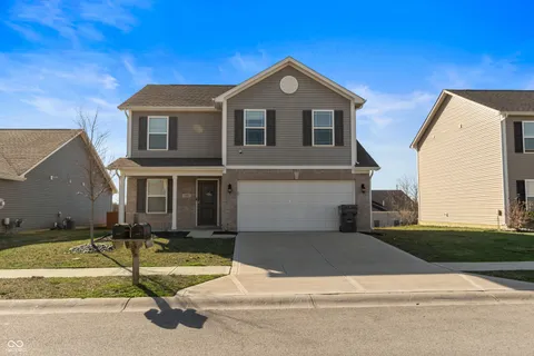 $270,000 | 2916 Pointe Bay Road, Indianapolis, IN 46229