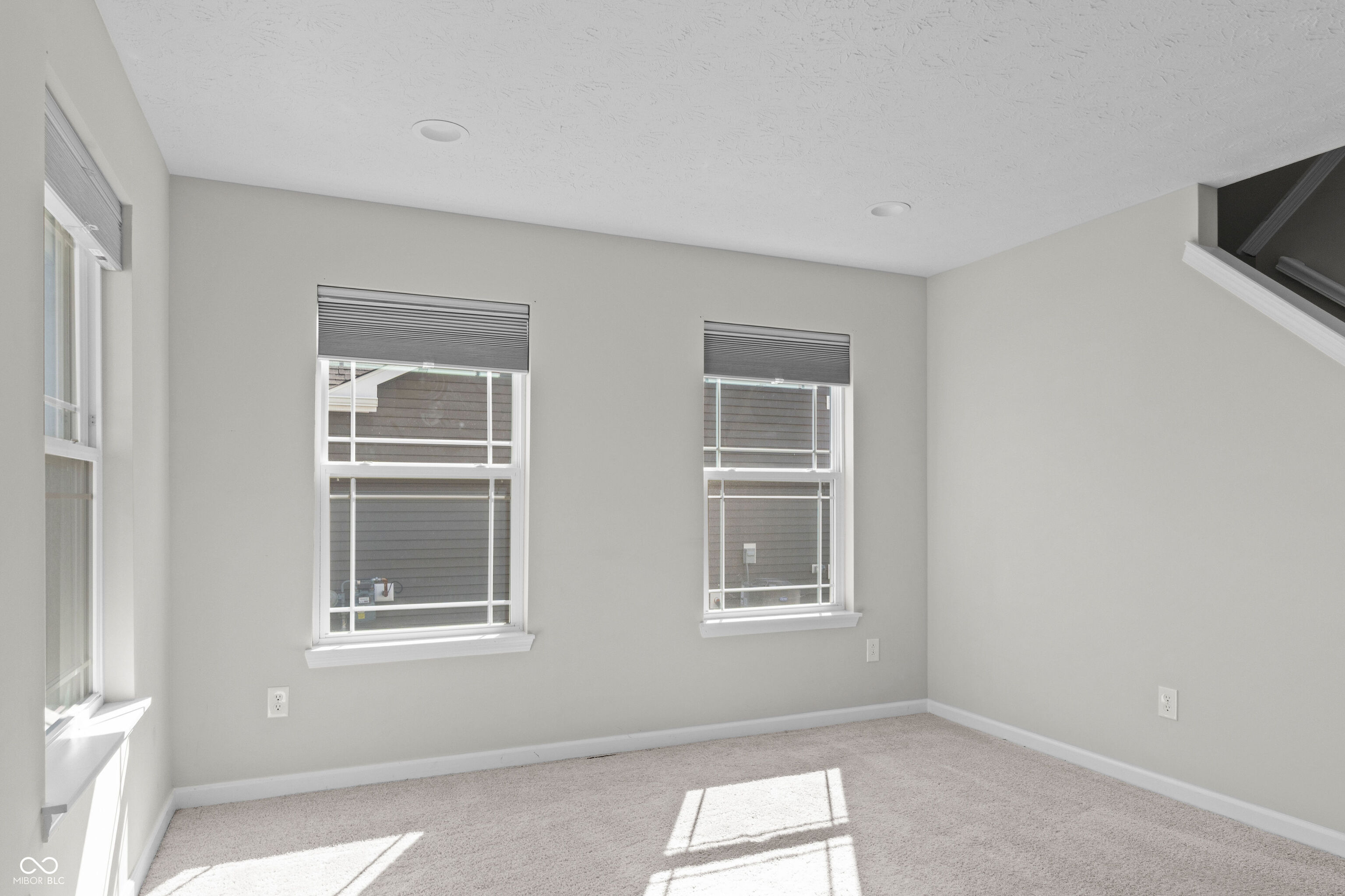 2916 Pointe Bay Road Indianapolis, IN 46229 - Photo 3 of 20