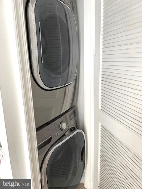 1600 Arch Street, Unit 1904 Philadelphia, PA 19103 - Photo 17 of 21 a utility room with dryer and washer