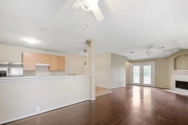 $2,100 | 17538 South Summit Canyon Drive, Houston, TX 77095