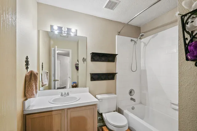 $2,100 | 17538 South Summit Canyon Drive, Houston, TX 77095