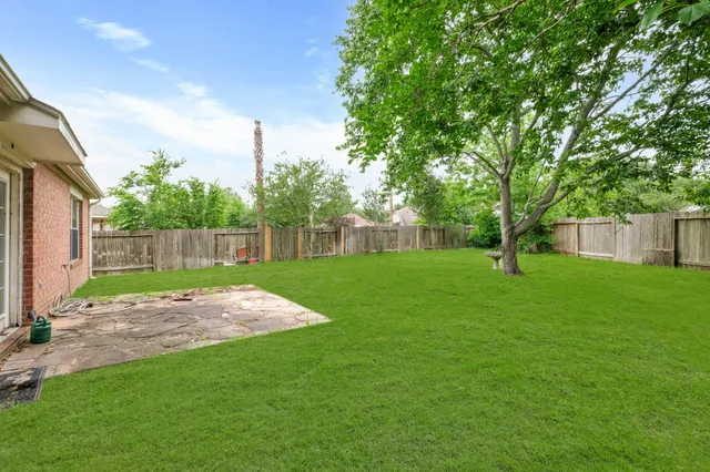 $2,100 | 17538 South Summit Canyon Drive, Houston, TX 77095