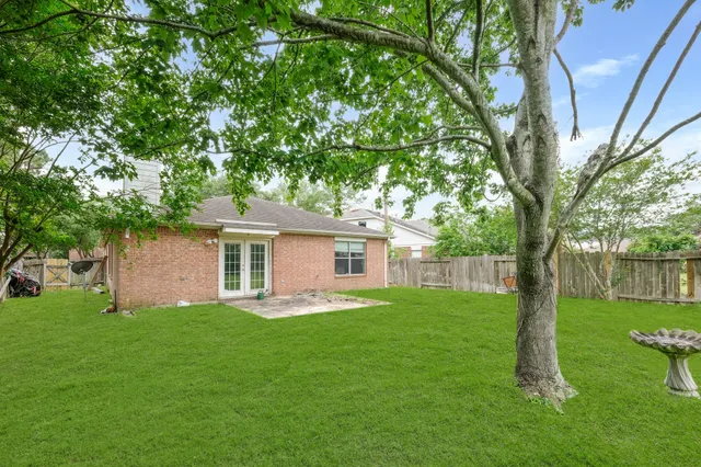 $2,100 | 17538 South Summit Canyon Drive, Houston, TX 77095