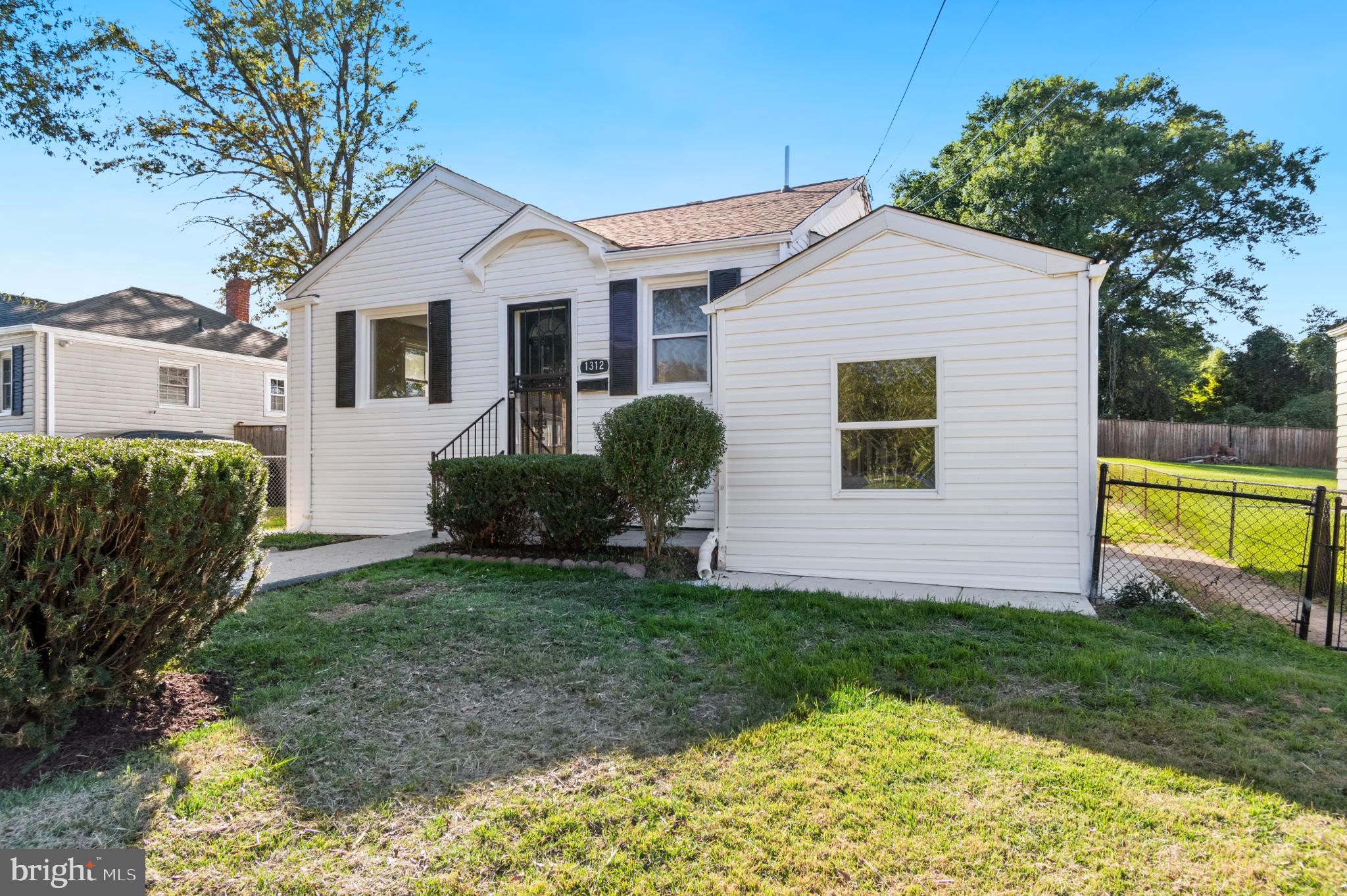 Welcome to 1312 Dunbar Oaks Rd