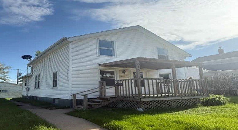 643 1st Avenue Clinton, IA 52732 - Photo 2 of 10