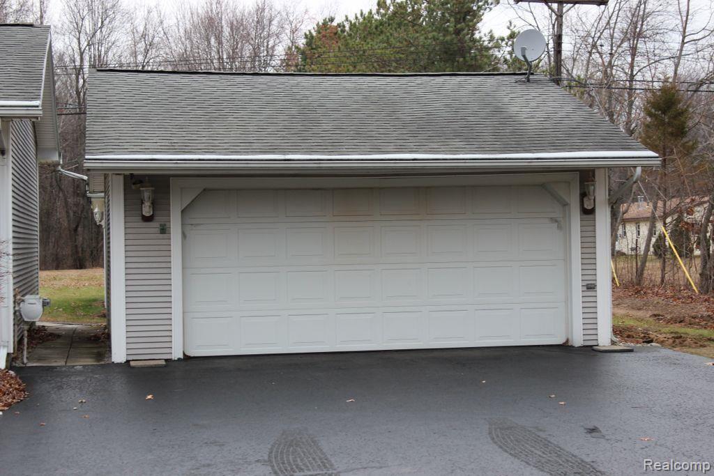 41200 Harris Road Belleville, MI 48111 - Photo 2 of 16