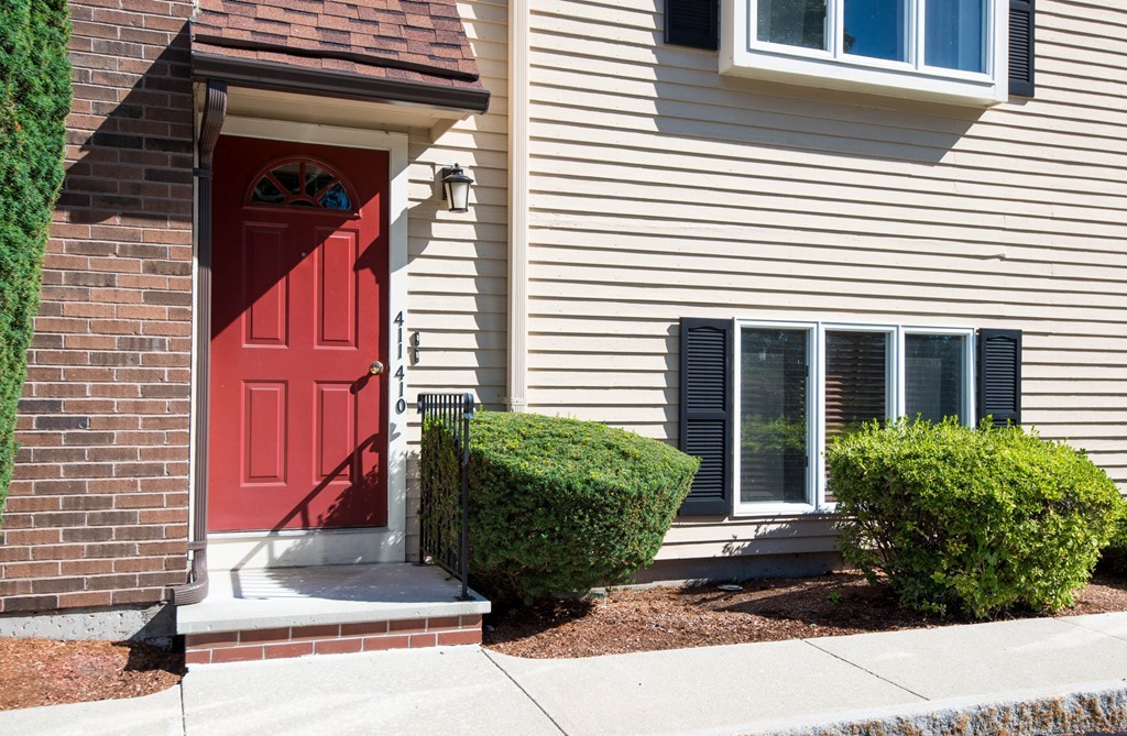 305 Salem Street, Unit 411 Woburn, MA 01801 - Photo 1 of 23