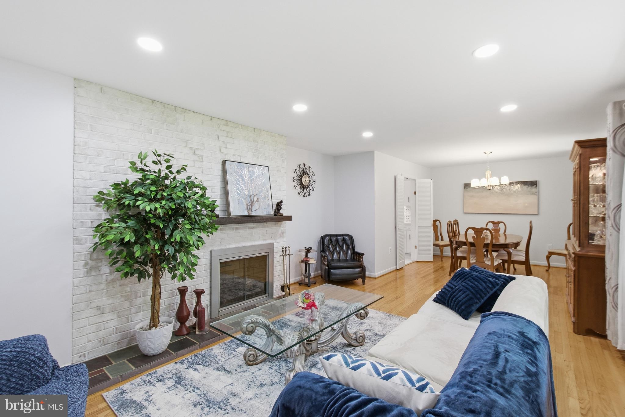 14105 Manchester Road Upper Marlboro, MD 20774 - Photo 7 of 51 living room