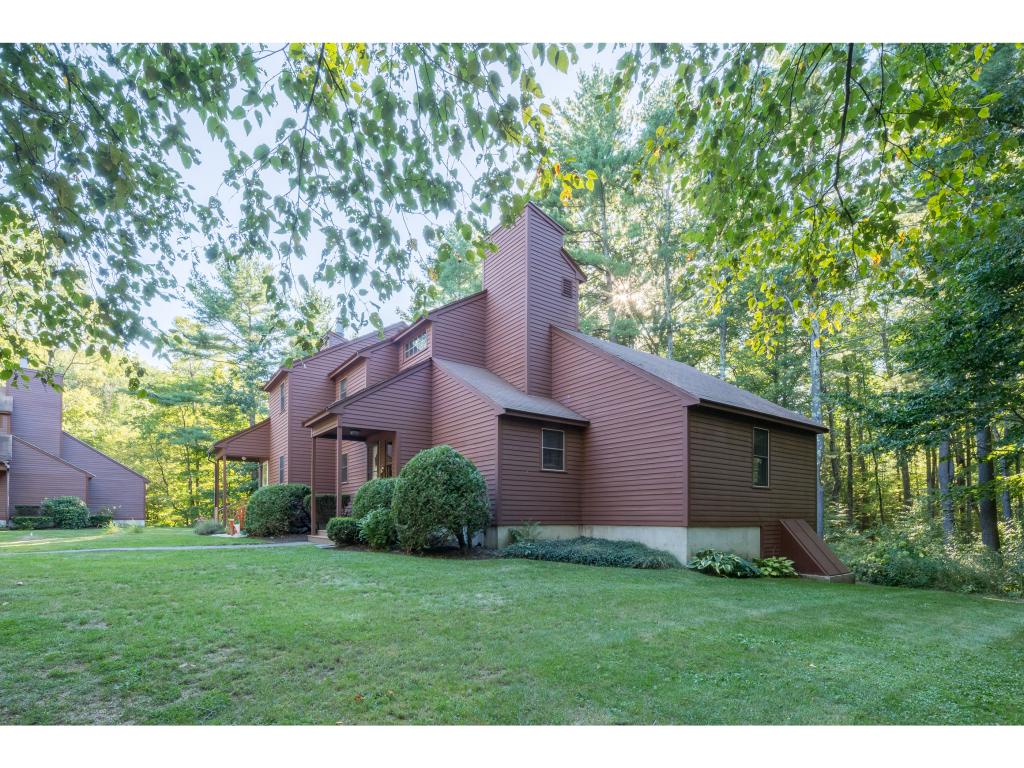32 Kirriemuir Road, Unit 32 Stratham, NH 03885 - Photo 2 of 14
