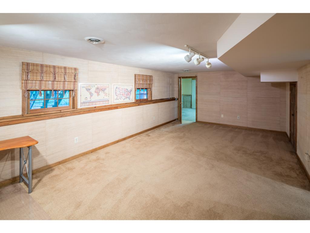 32 Kirriemuir Road, Unit 32 Stratham, NH 03885 - Photo 11 of 14