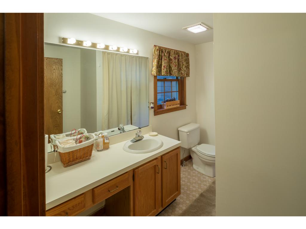 32 Kirriemuir Road, Unit 32 Stratham, NH 03885 - Photo 12 of 14