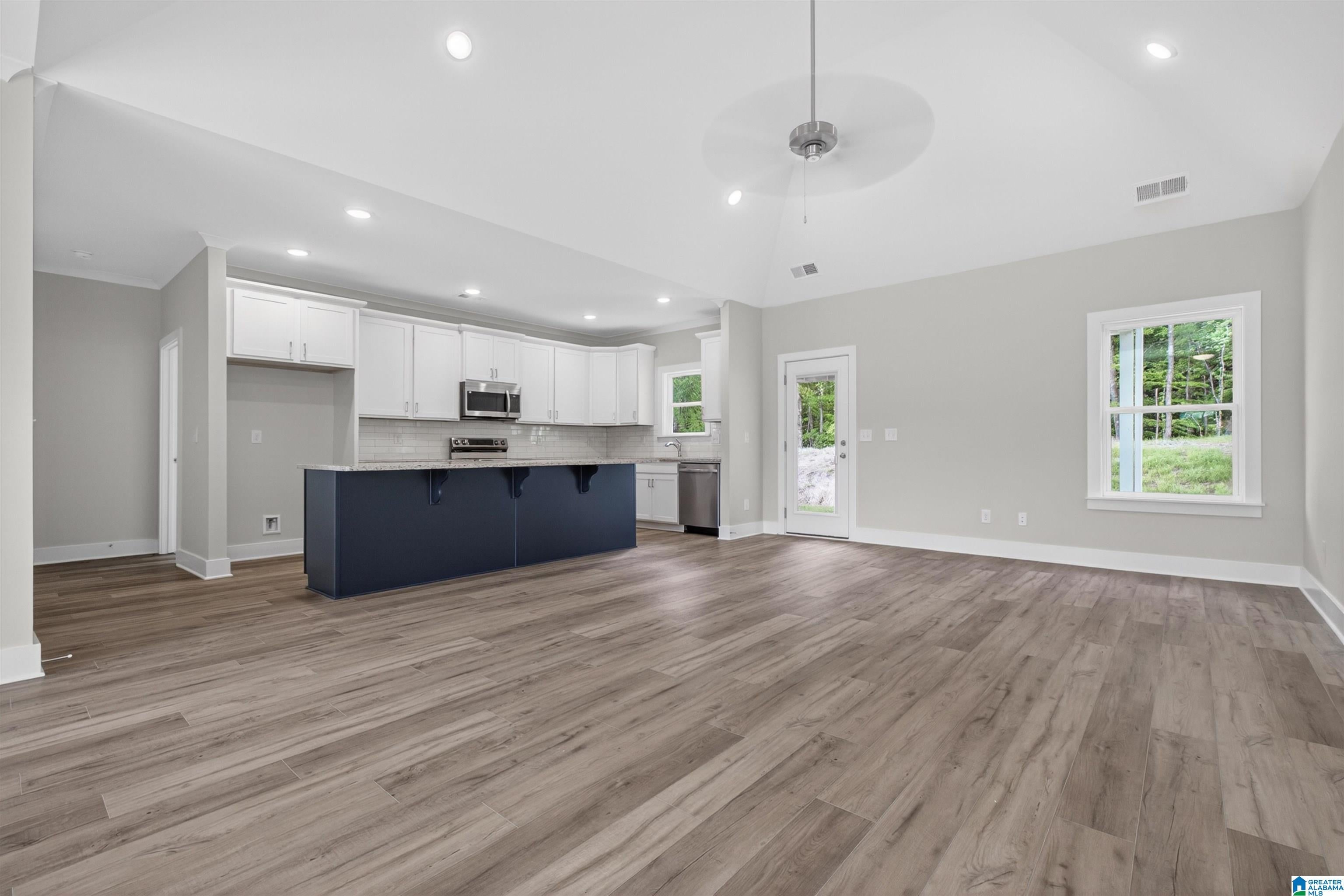 412 Overlook Circle Alabaster, AL 35007 - Photo 4 of 18 Gallery Image 4