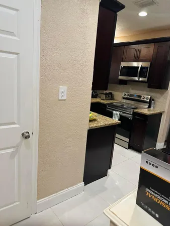 $3,600 | 833 Briggs Street, West Palm Beach, FL 33405