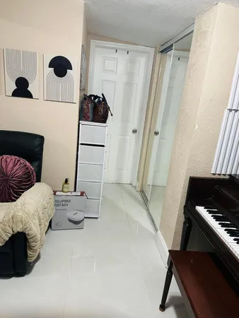 $3,600 | 833 Briggs Street, West Palm Beach, FL 33405