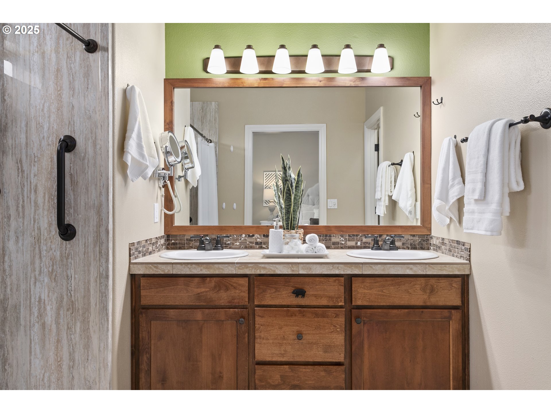 18913 Elder Road Oregon City, OR 97045 - Photo 20 of 35 Owner's Suite Bathroom