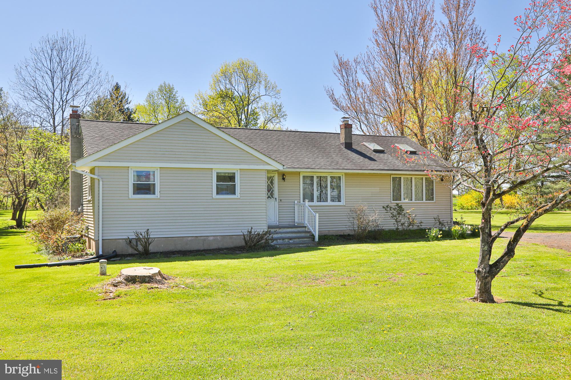 69 Rittenhouse Road Stockton, NJ 08559 - Photo 2 of 33