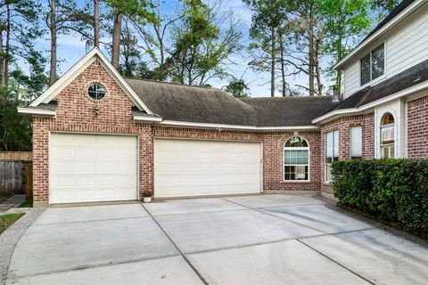 $1,465,000 | 2 Lenox Hill Drive, The Woodlands, TX 77382