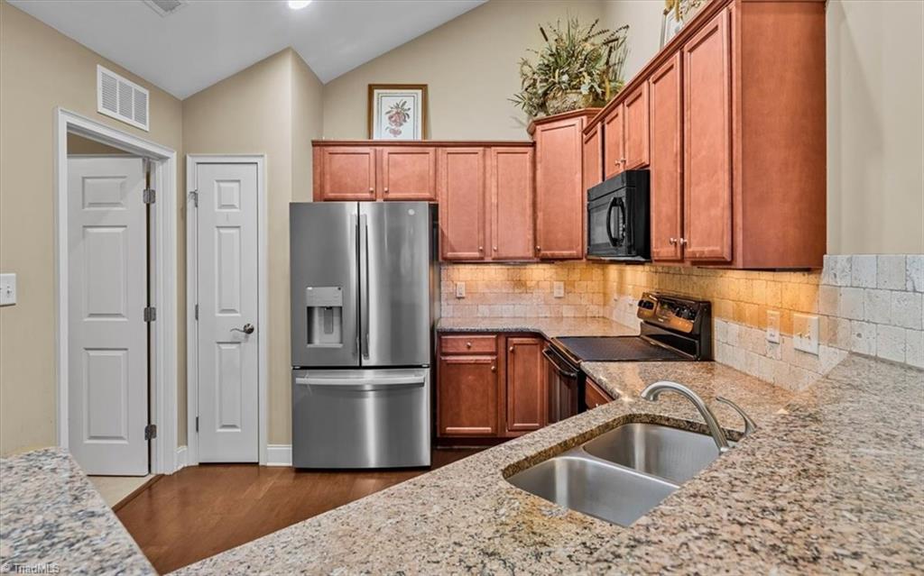 4250 Plantation Ridge Lane Greensboro, NC 27409 - Photo 14 of 36