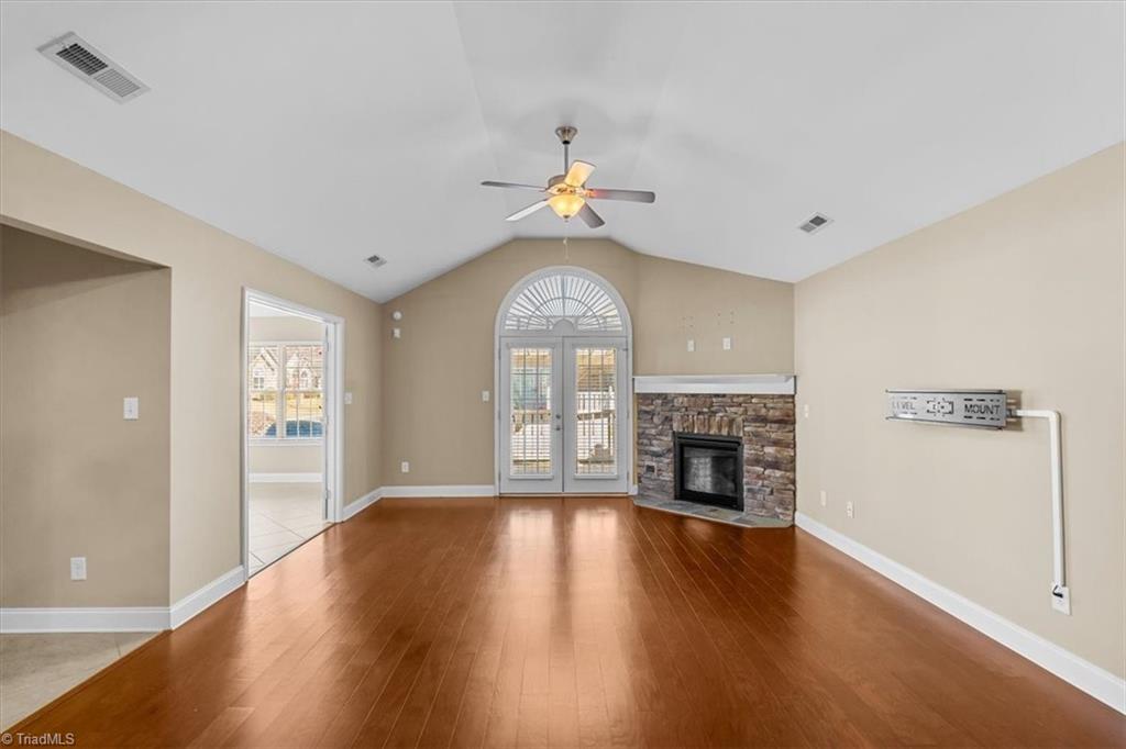 4250 Plantation Ridge Lane Greensboro, NC 27409 - Photo 4 of 36