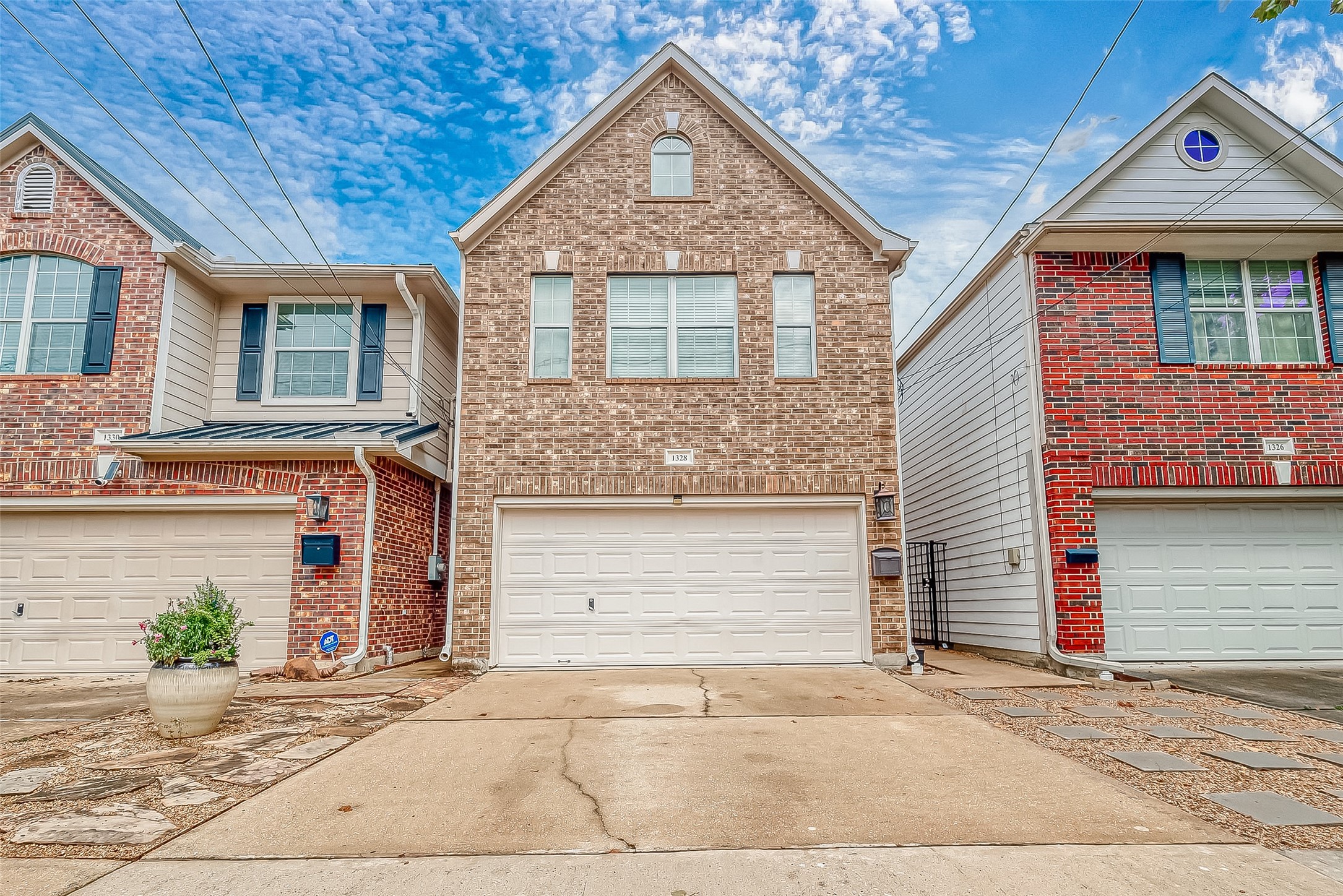 1328 Prince Street Houston, TX 77008 - Photo 3 of 40