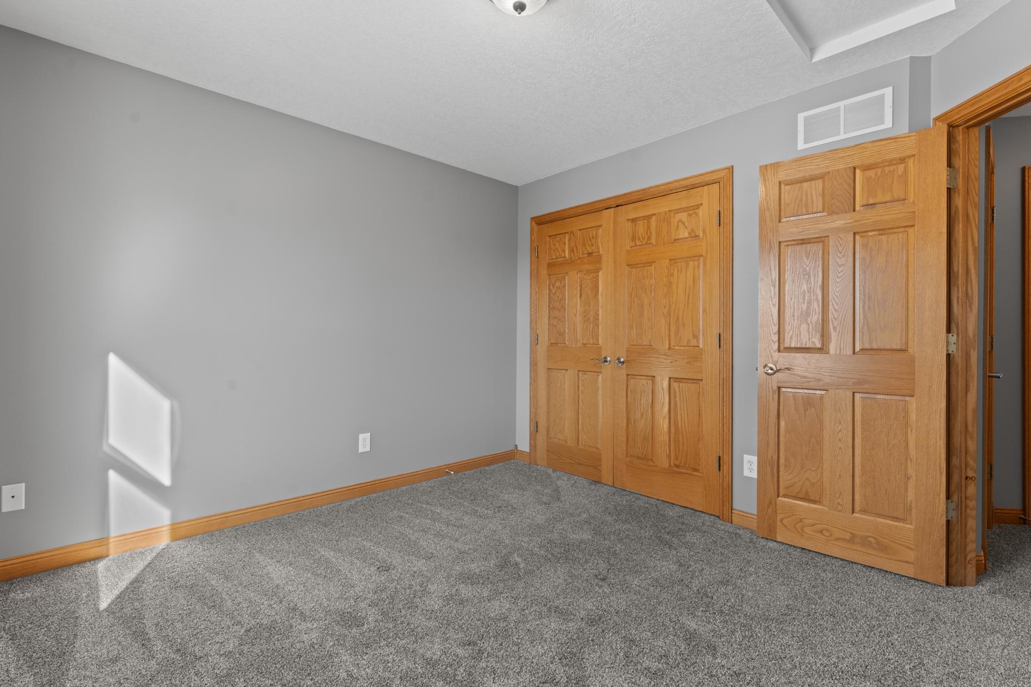 5005 Scenic Oak Drive Southwest Rochester, MN 55902 - Photo 17 of 34