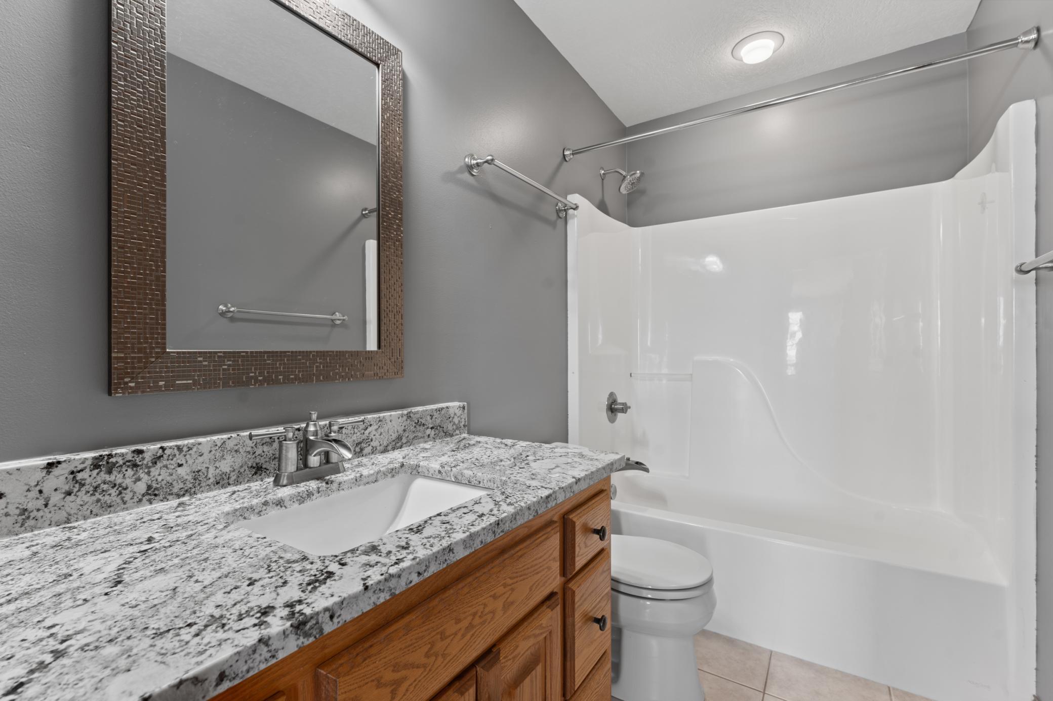 5005 Scenic Oak Drive Southwest Rochester, MN 55902 - Photo 19 of 34